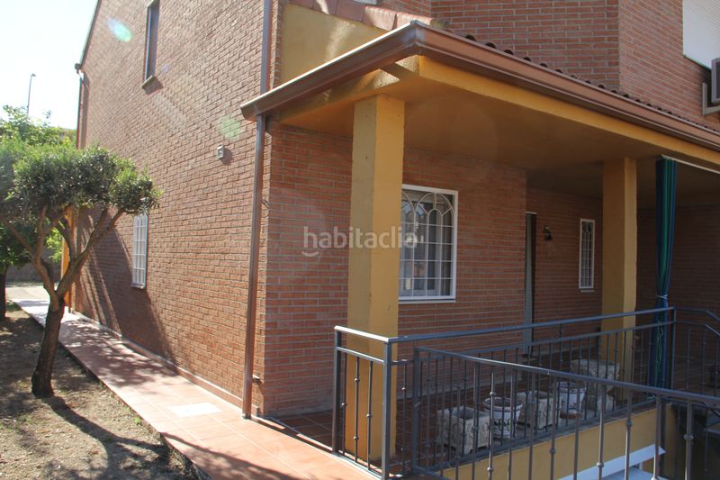 Foto cbe1e229-ca6b-4466-ae61-91d55a919c34. Xalet amb calefacció aparcament a Villalbilla pueblo Villalbilla