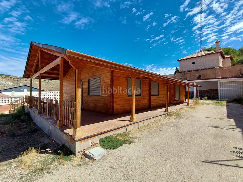 Foto e9e5f7e2-a46d-4d6f-b909-f59058d5f990. Miete chalet in avenida soledad 33 in Villalbilla pueblo Villalbilla