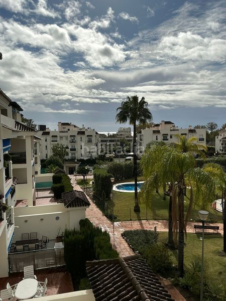 Foto 4feba360-40a8-48d8-93ab-bec1ca6a9d11. Pis amb aparcament a Nueva Andalucía centro Marbella
