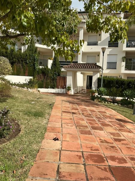 Foto edc1f82b-6b3f-4f9d-884f-5e73e5646915. Pis amb aparcament a Nueva Andalucía centro Marbella