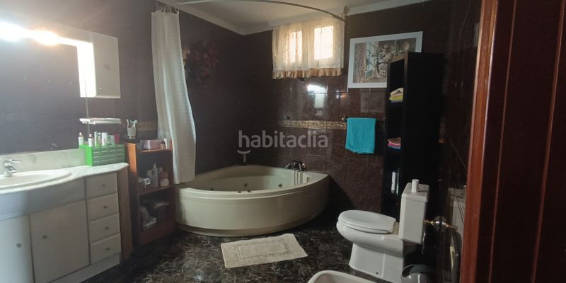Foto e480191a-34ab-46d0-ba9b-f08b4900ea3f. Casa amb aparcament a Los Portales - Visvique Arucas