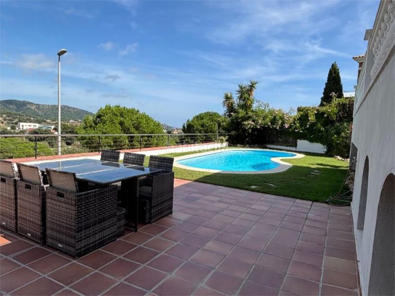 Foto 0bdf229f-add9-4b83-9a80-87daa57db669. Casa amb aparcament a Calella