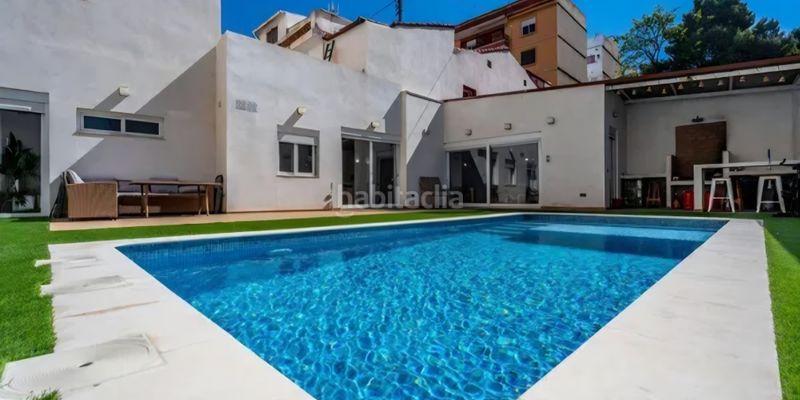 Foto 178ece01-41f3-4d02-a4c5-9154e6520002. Haus mit parking in Natzaret Valencia