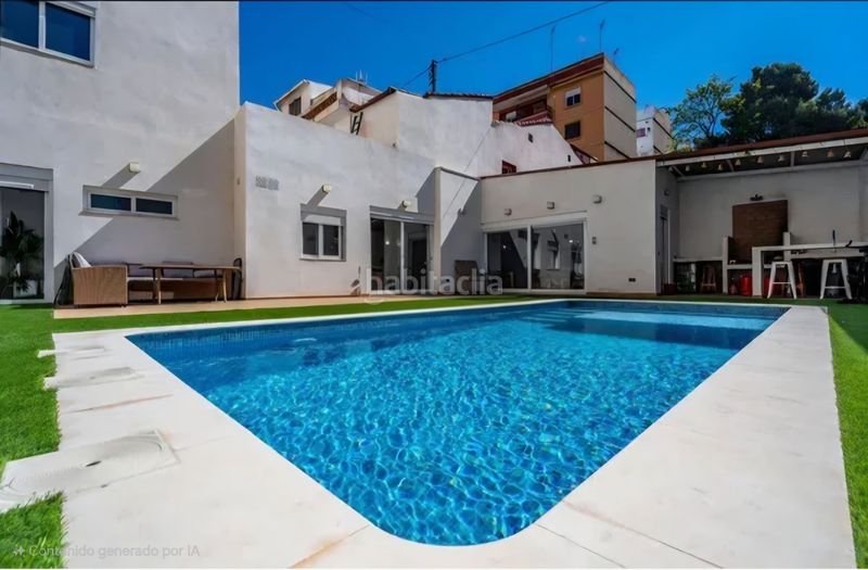 Foto 46aba9b6-61df-4492-a61f-f1f72b360581. Maison avec parking dans Natzaret Valencia