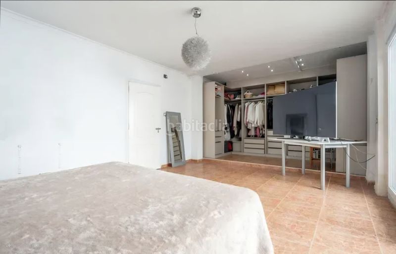 Foto a46a61bd-03fe-4dac-a321-af304c59617c. Maison avec parking dans Natzaret Valencia
