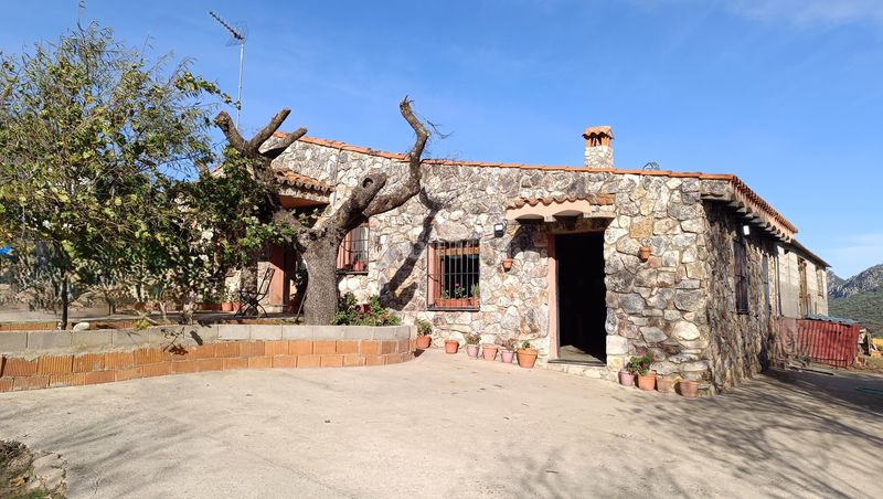 Foto 061f590c-ea0b-441a-a159-575235751c04. Finca rústica a Cabañas del Castillo