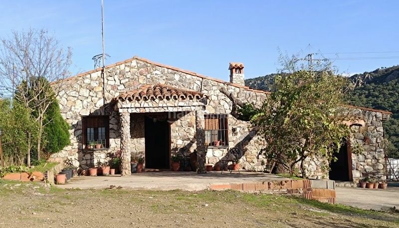 Foto dd8b172a-dd44-43c4-a510-a95f63298c7b. Finca rústica a Cabañas del Castillo