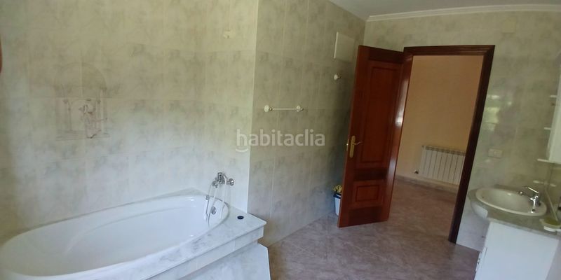 Foto 88e20269-d736-4766-8399-8bf017aaa185. Casa amb aparcament a Tui