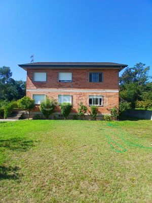 Foto aa524635-34a2-435a-8136-2f1a6df32278. Casa amb aparcament a Tui