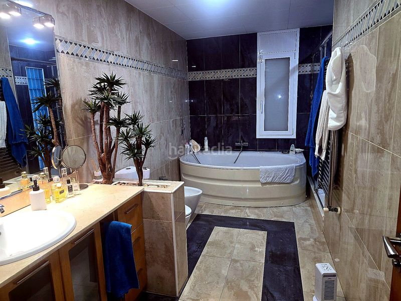 Foto 04a365f9-1f9d-4421-9c12-6855a4107a26. Casa amb aparcament a Castellarnau Sabadell
