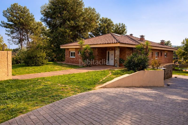 Foto 18463401-9cd0-413f-90d0-c097a4626c80. Casa amb aparcament a Castellarnau Sabadell