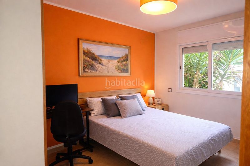 Foto 61c48a3d-050f-408e-bbcd-25ba22aeead7. Casa amb aparcament a Castellarnau Sabadell