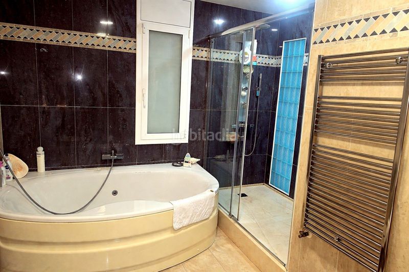 Foto 9a9ac6d3-bd5c-4c5e-8bb5-babff37e83e4. Casa amb aparcament a Castellarnau Sabadell