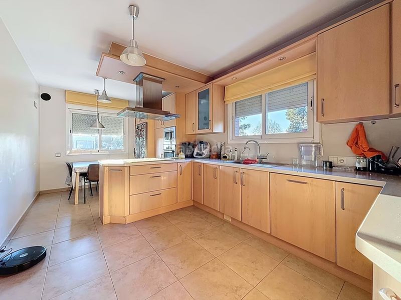 Foto a9f893f1-54e1-4f89-aea5-a4a5f326b02b. Casa amb aparcament a Castellarnau Sabadell