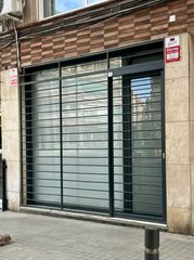 Local Comercial a Calle de la constitució