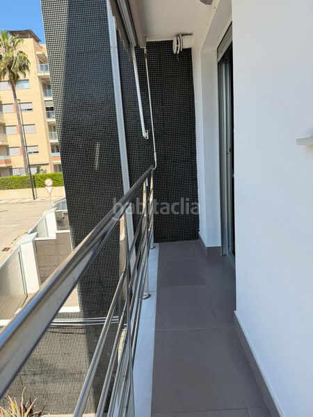 Foto 9a70d2b1-aff3-44f3-8fe7-fed53438e993. Casa adossada amb aparcament a Daimús