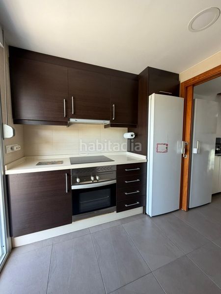 Foto a4391bb0-6e6e-422c-9211-1cb21f0ed64e. Casa adossada amb aparcament a Daimús