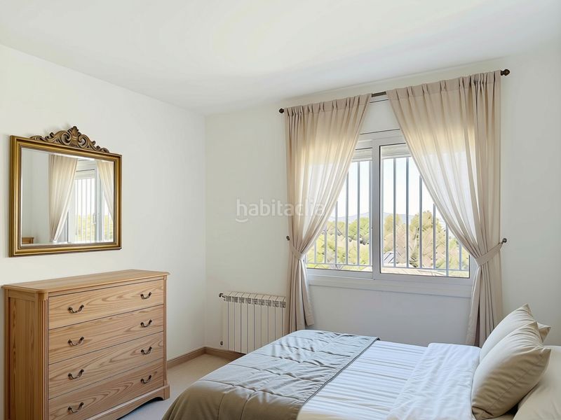 Foto be9bb0ca-868b-4dd0-839b-6b71906e2064. Casa amb aparcament a Masquefa