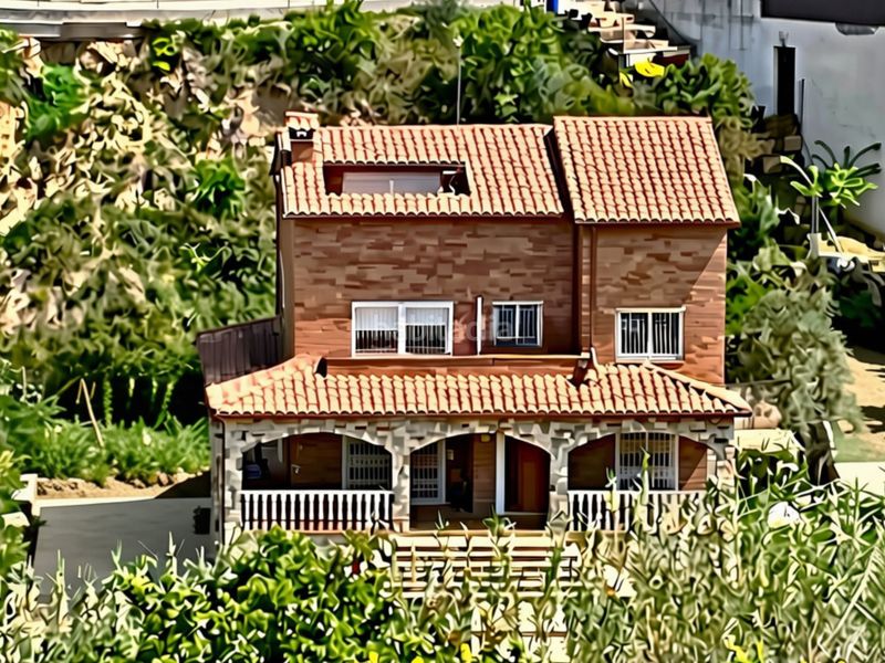 Foto ef400917-924e-4439-ba04-573030b2c05f. Casa amb aparcament a Masquefa