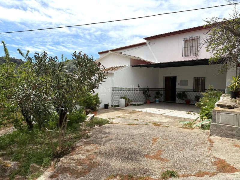 Foto 6272d539-30b2-42dc-b9b9-ac6417460ea7. Masia amb aparcament a Comares