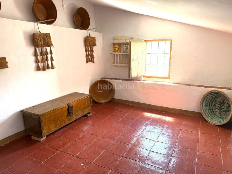 Foto a1a3339d-d6b3-4792-8d19-44f75ca18620. Masia amb aparcament a Comares