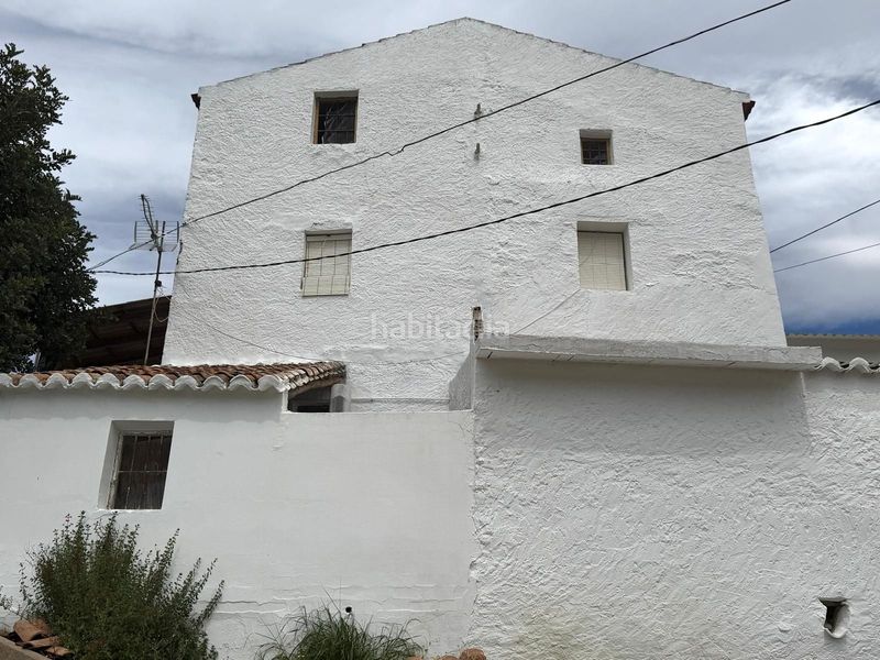 Foto aedd13f2-9fb9-4112-b498-2ac34c0c3db6. Masia amb aparcament a Comares