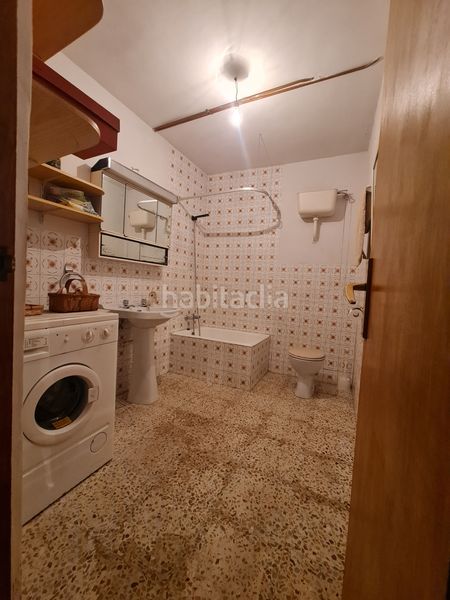Foto a3fd1a34-ddef-447e-b1fc-f9e6dcc77ac5. Casa amb aparcament a Navacarros