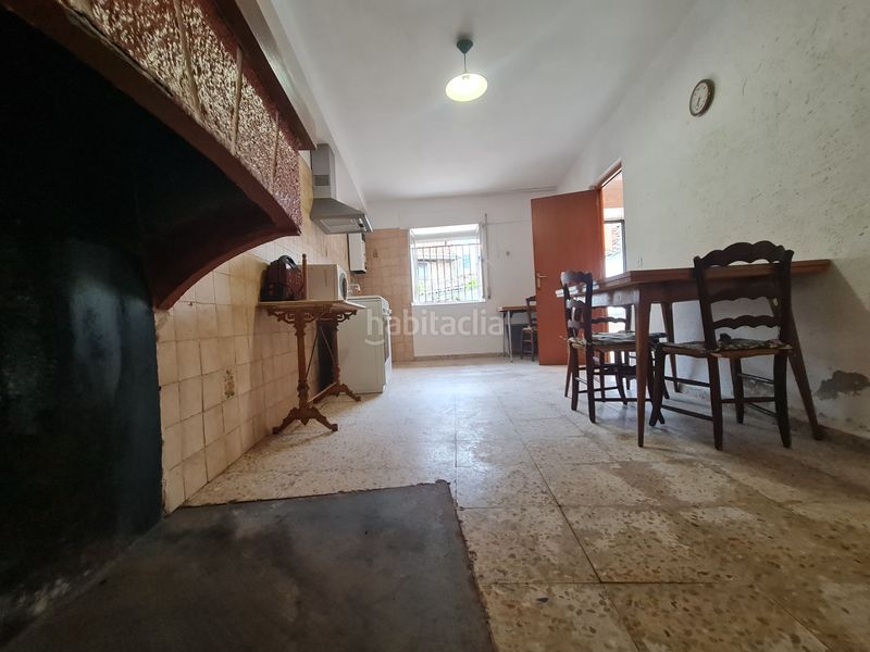 Foto aa066190-e28b-42e6-b9be-706ea95a71e5. Casa amb aparcament a Navacarros