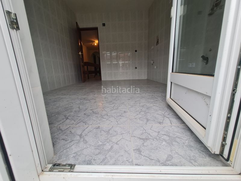 Foto bdcb703f-54cd-4d60-94f8-411bd031fbae. Casa amb aparcament a Navacarros