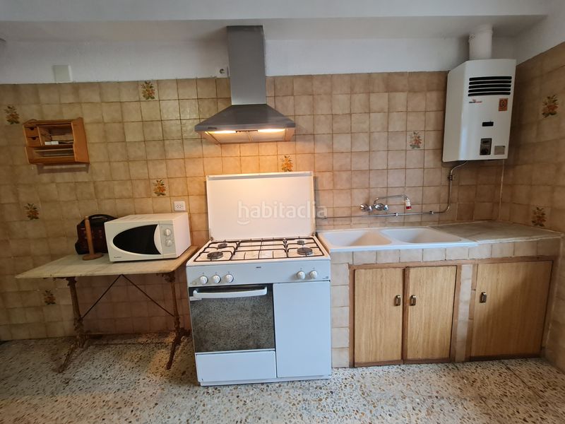 Foto c46fca1d-4ff0-43fb-87c5-4ceb03d71620. Casa amb aparcament a Navacarros