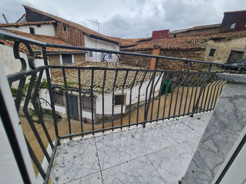 Foto c64bef69-4004-48cb-8af3-b84ecd7dedcf. Casa amb aparcament a Navacarros