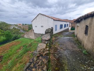 House in Calle La Nava