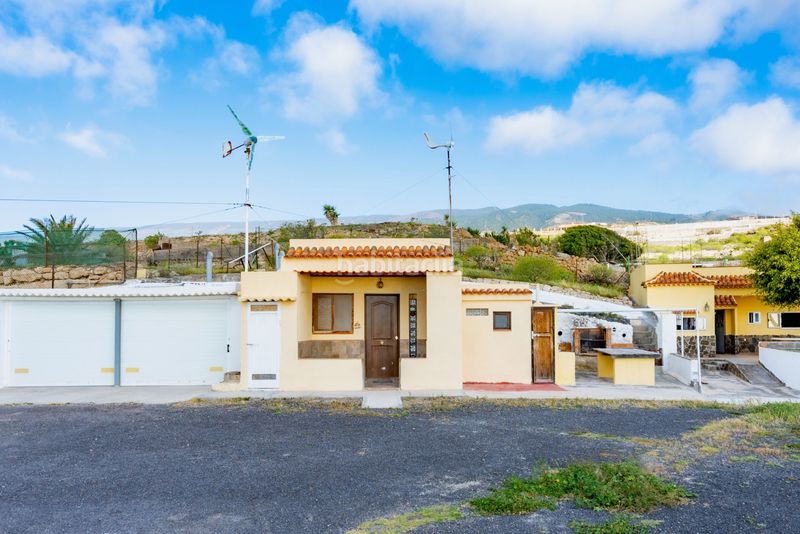 Foto 0cacc3bf-44b5-4c07-9b41-f866b399a74a. Casa amb aparcament a El Escobonal - Pájara Güímar