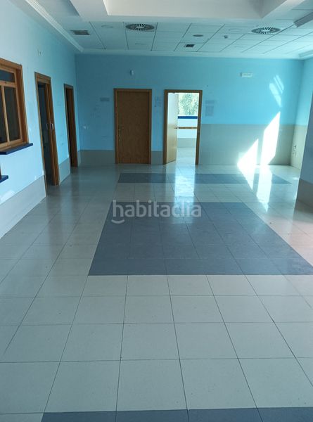 Foto 370716b7-3cb4-458e-b6c5-090c34cfb118. Edificio en Cabra