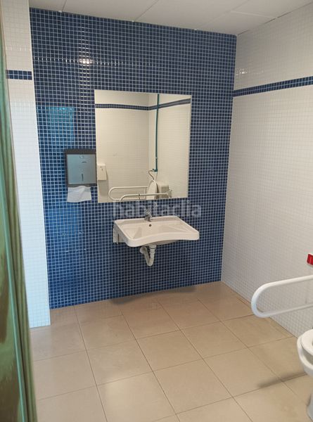 Foto 5221d503-162f-42fe-a5e9-7ef96a54bb6f. Edificio en Cabra