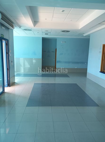 Foto 6cfdee59-243e-4d6e-853c-2cdcff6290d2. Edifici a Cabra