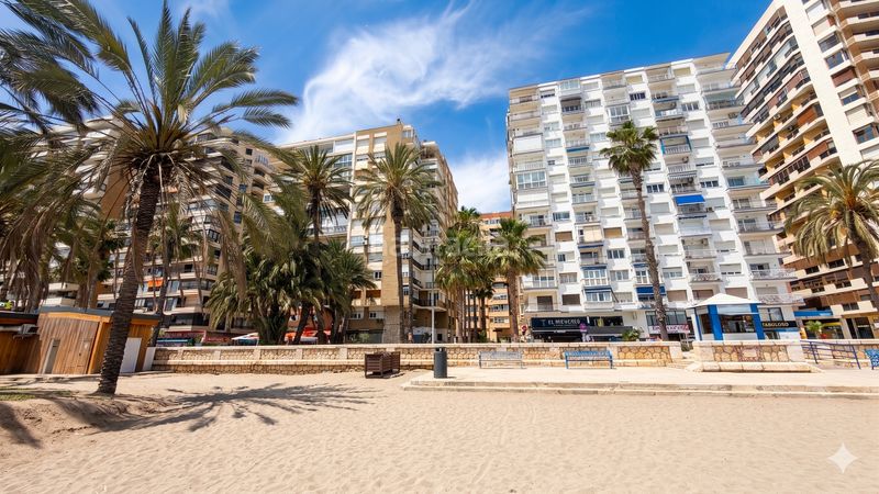 Foto ea7c7259-9030-418a-8f94-58de02574425. Piso en La Malagueta - Monte Sancha Málaga