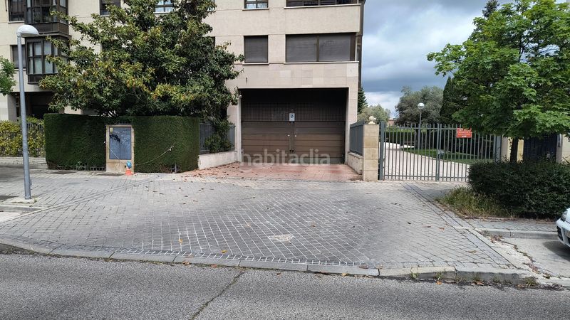 Foto 156bb3cc-d5bc-48e4-b727-d06da3ce19c2. Aparcament cotxe a Sanchinarro Madrid