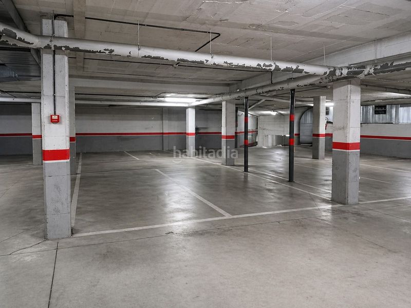 Foto 0c1db241-2a5f-4fd1-9bc3-a5bee13f6a9f. Parking coche en Eixample Sabadell