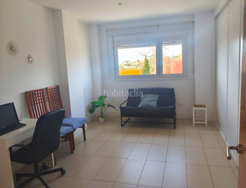 Foto a75df1f8-d236-41a0-9a89-de83c031b8fa. Casa amb aparcament a Layos
