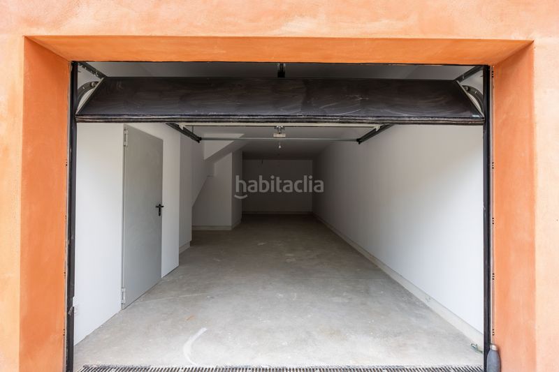 Foto 045b8ce8-6f7d-4e4a-88f3-ba9ab174a508. Casa adossada amb aparcament a Torrelles de Llobregat