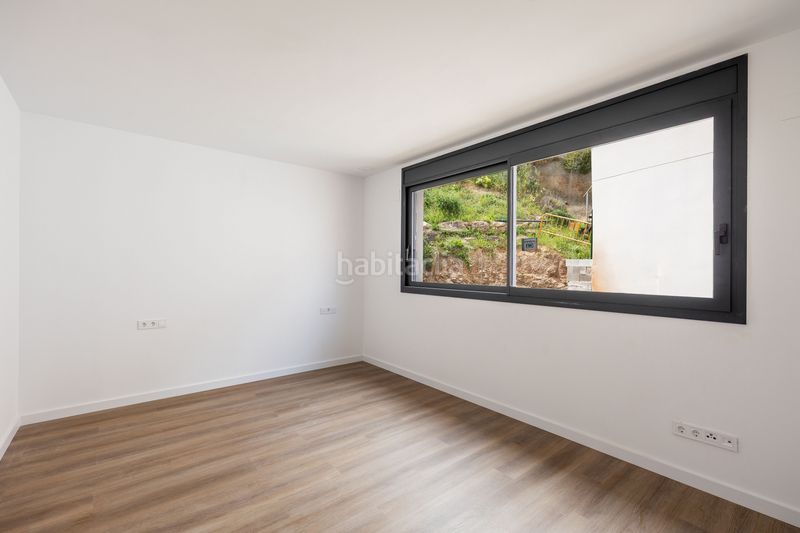 Foto 1b8e272f-3c61-47b0-ae01-645f8bf16f24. Casa adossada amb aparcament a Torrelles de Llobregat