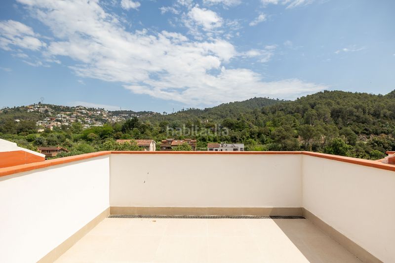 Foto aeb38f06-04a2-456a-a920-1f3da2abe6f9. Casa adossada amb aparcament a Torrelles de Llobregat