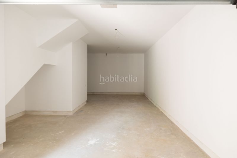 Foto b33935d3-8711-4168-88db-6cdbfee794b7. Casa adossada amb aparcament a Torrelles de Llobregat