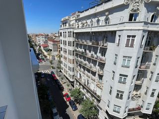 Pis a Calle Pedro III el Grande