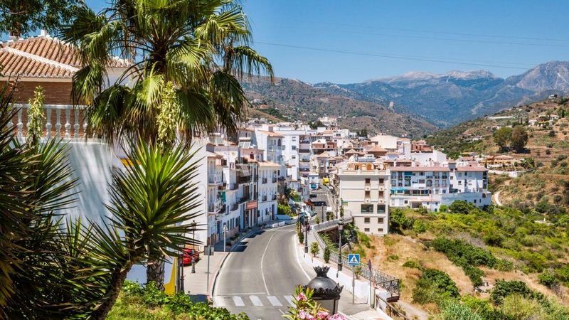 Foto a8cd933f-646f-4e2b-afbb-7f87b99c55a7. Pis amb aparcament a Torrox pueblo Torrox