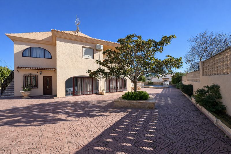 Foto 8ba5989d-8ebb-4d57-b971-4a114663d501. Casa amb aparcament a Gargasindi - Garduix - Colina del Sol Calp