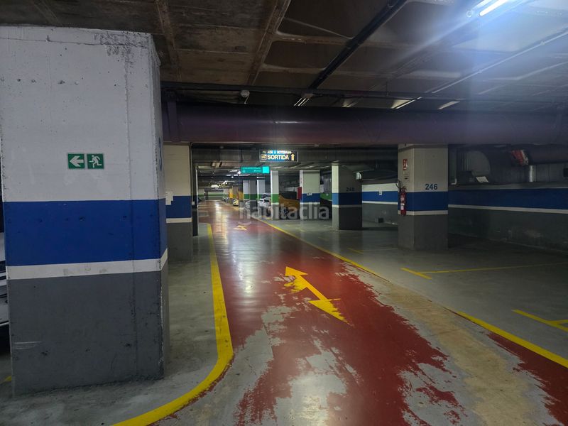 Foto c1e672ee-9180-48aa-b119-354186c4d718. Aparcament cotxe a Creu Alta Sabadell