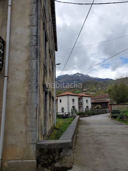 Foto a99ab148-afb7-4412-91dd-95b83d85545d. Edificio in Soba
