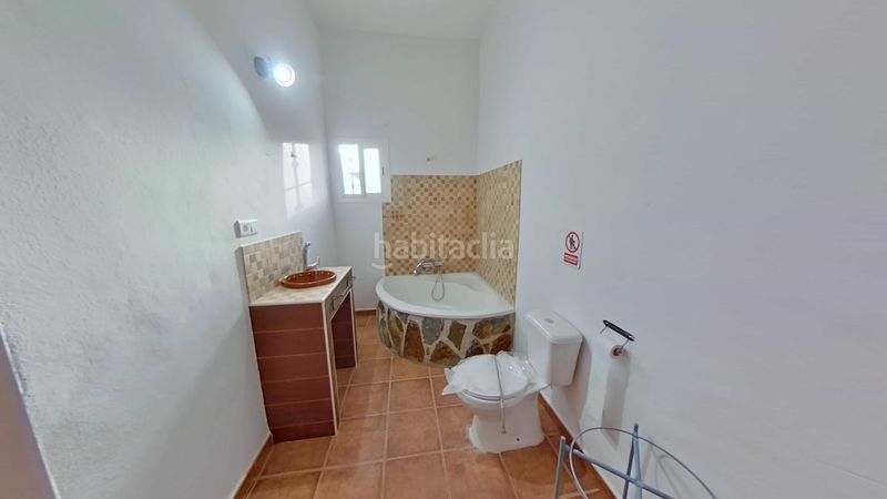 Foto d2a22bc7-005d-44b2-abfc-3ec51e3cce2d. Masia a Borge (El)